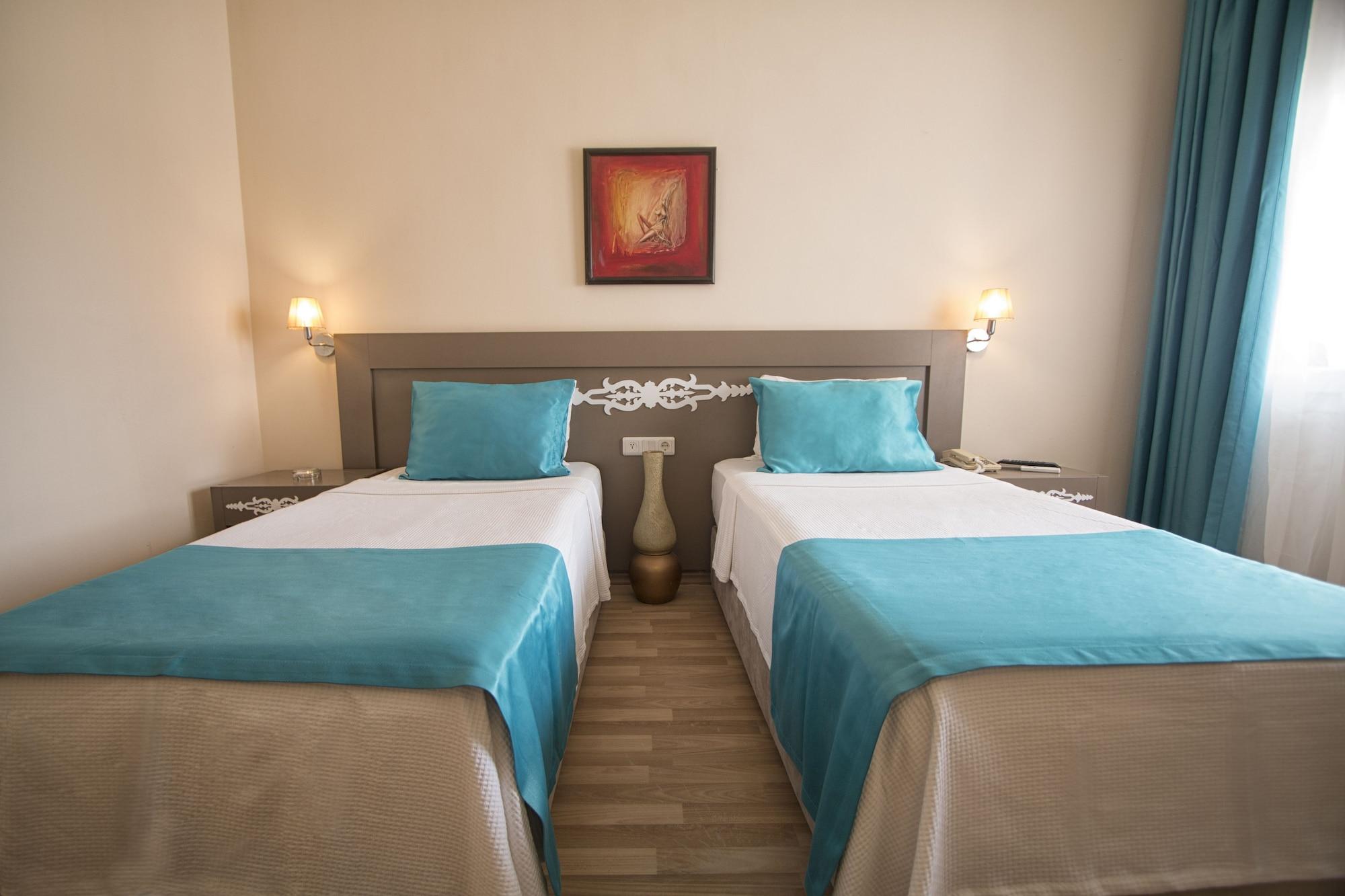 Sky Vela Hotel & Suites Gümbet Extérieur photo